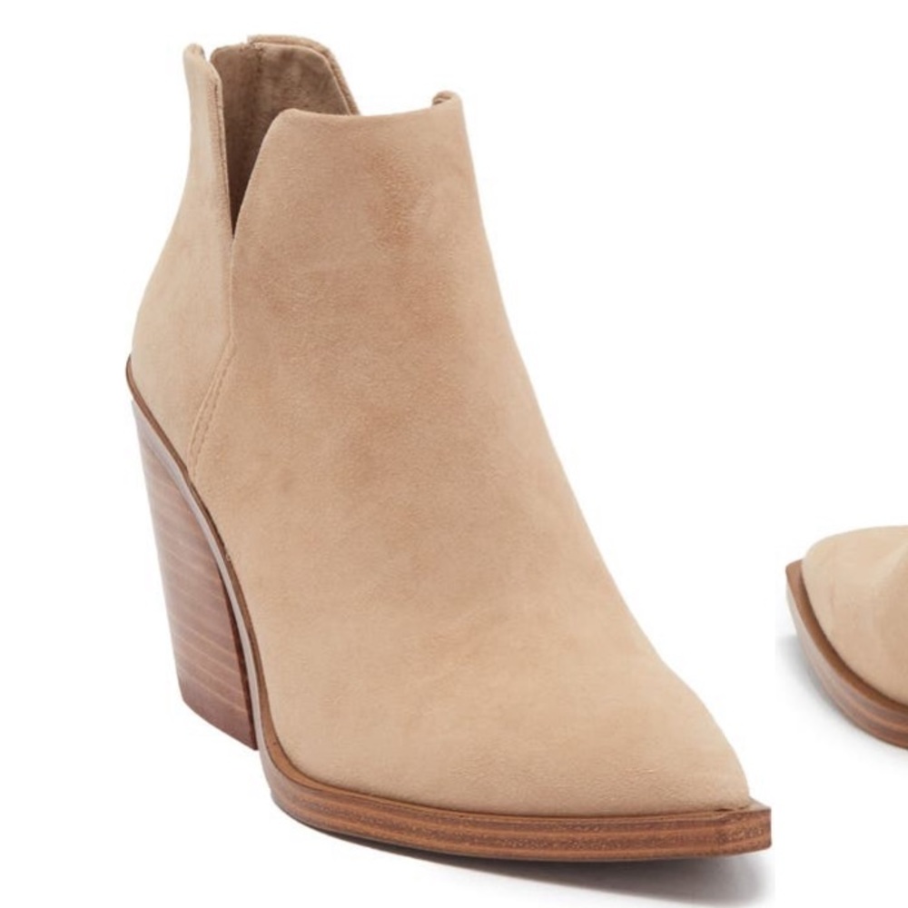 Vince Camuto Tan Wedge Booty